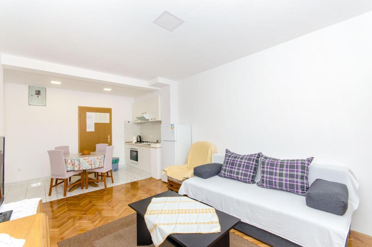 Apartments Marinko Makarska Bagian luar foto